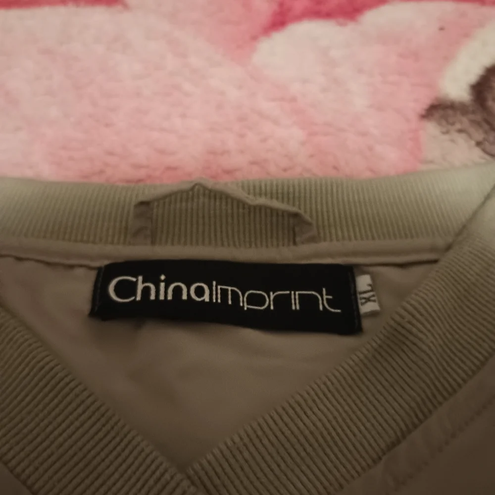 Sweater - Picture 4 of 4